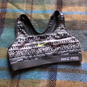 Nike Pro Sports Bra